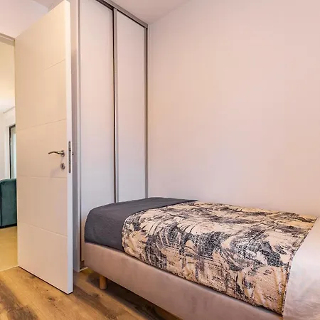 2 Bedroom Awesome In *
