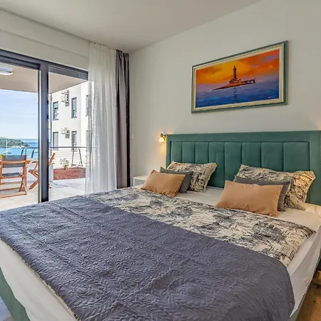 2 Bedroom Gorgeous In Appartement Banjole