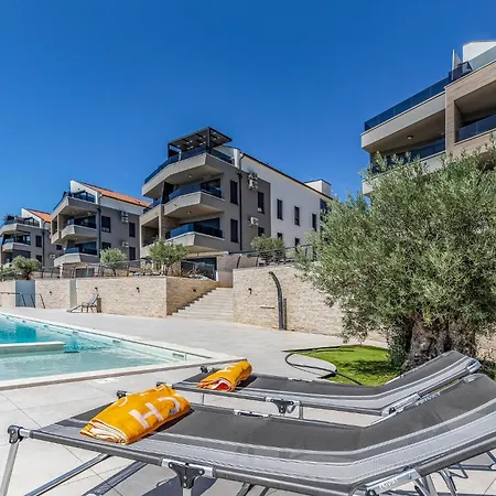 2 Bedroom Gorgeous In Banjole