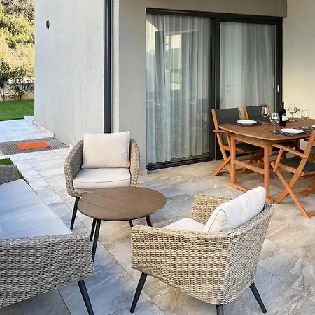 2 Bedroom Gorgeous In Appartement *