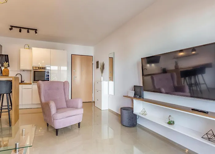 2 Bedroom Gorgeous In Banjole