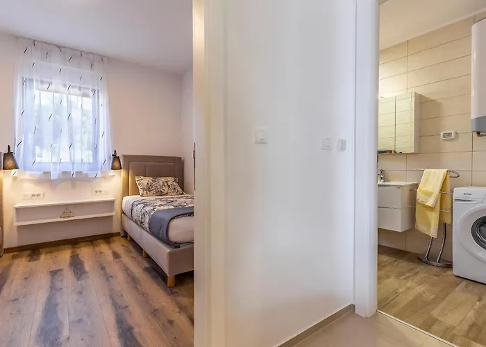 2 Bedroom Gorgeous In Appartement *