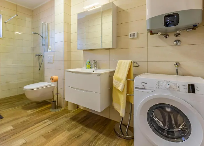 2 Bedroom Gorgeous In