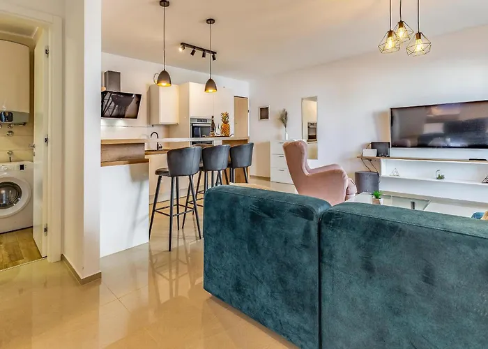 2 Bedroom Gorgeous In Banjole