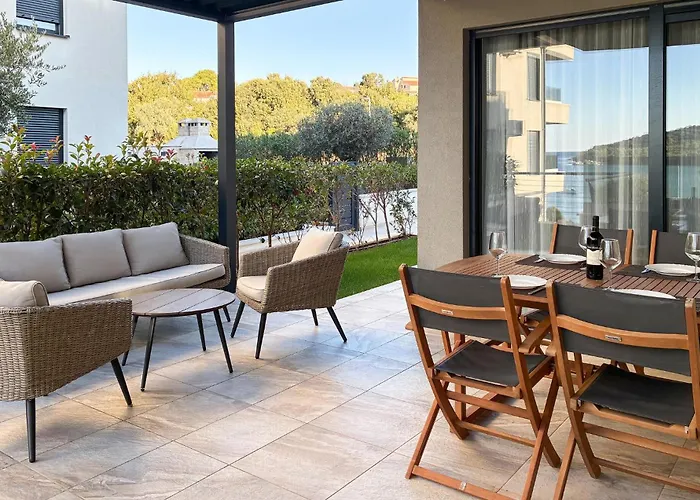 2 Bedroom Gorgeous In Appartement Banjole